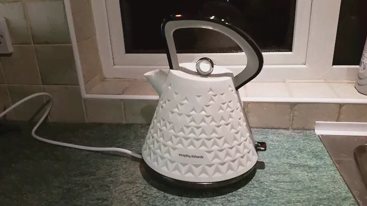 Чайник Morphy Richards Prism Белый